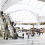 iç mekan yürüyen merdiven